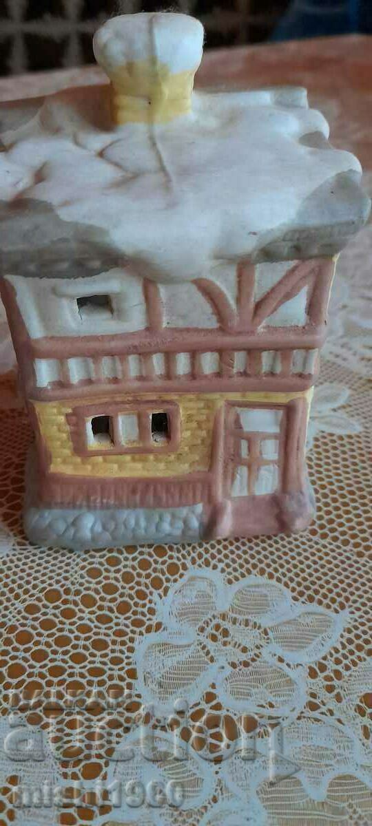 Auction Figure house, decoration Auction Figure house, decoration