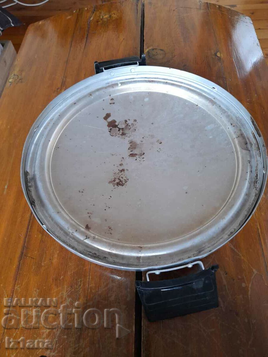 Παράδοση Παλιά ηλεκτρική κατσαρόλα Παράδοση Παλιά ηλεκτρική κατσαρόλα