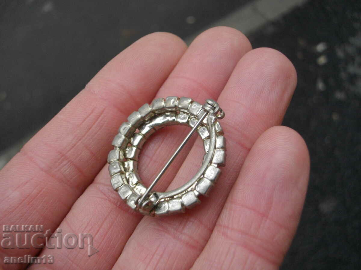 Delivery of OLD BROOCH