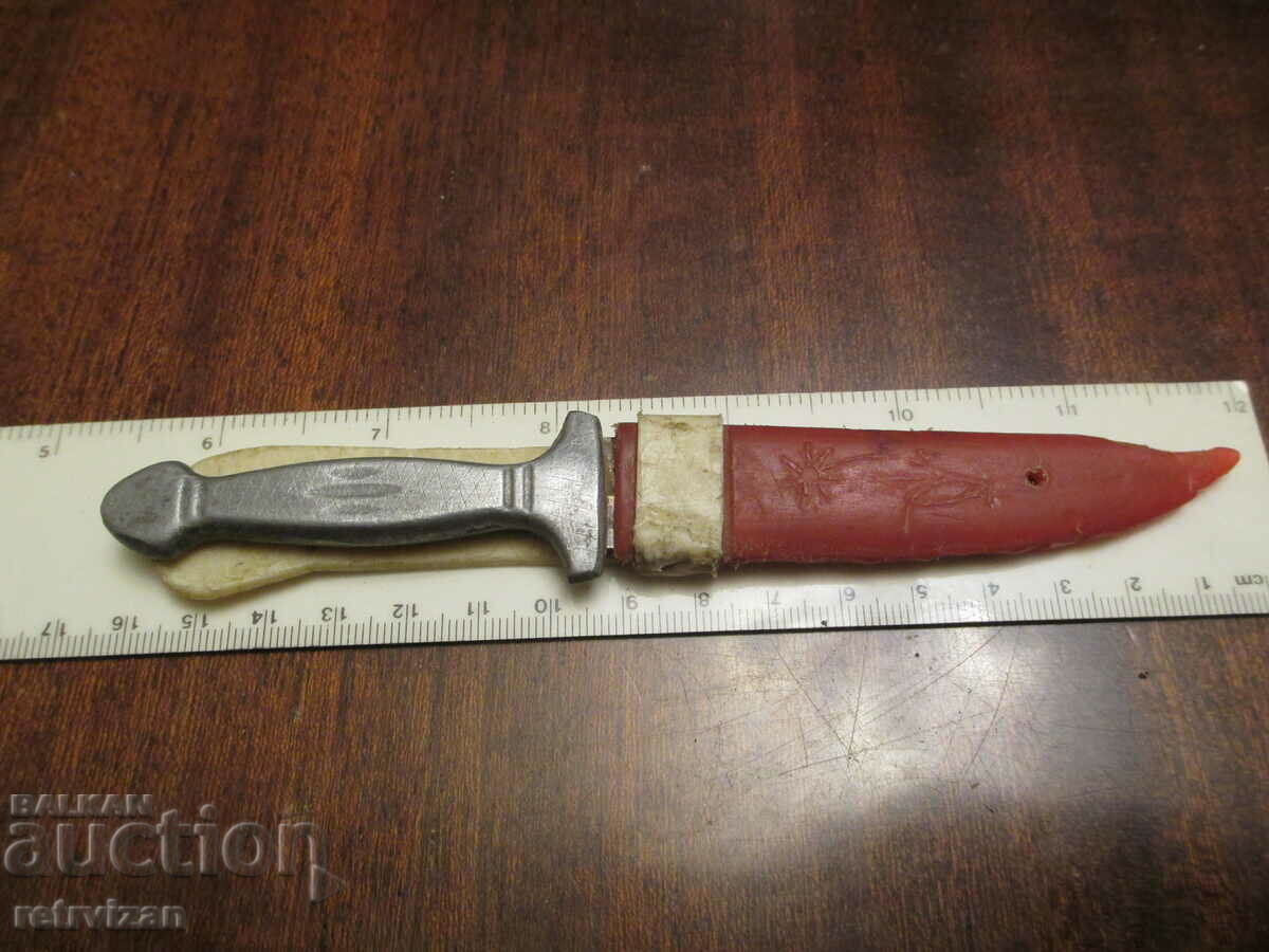 Auction dagger 3 Auction dagger 3
