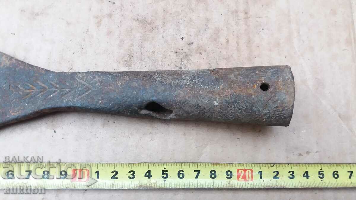 Auction FORGED RENAISSANCE CRUSH WITH INCRUST Auction FORGED RENAISSANCE CRUSH WITH INCRUST