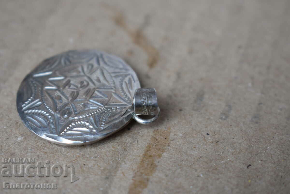 Delivery of Silver jewelry pendant