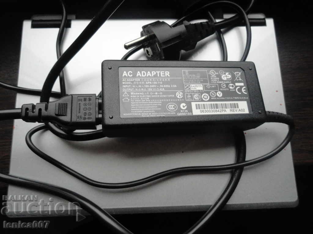 Laptop TOSHIBA NB100 - 7