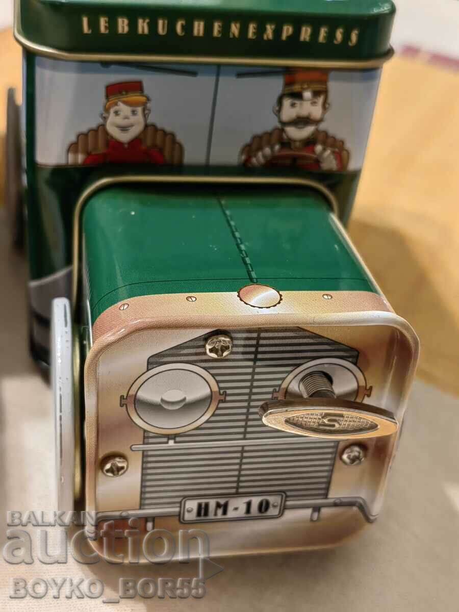 Auction Two Nuremberg Gingerbread Music Boxes Auction Two Nuremberg Gingerbread Music Boxes