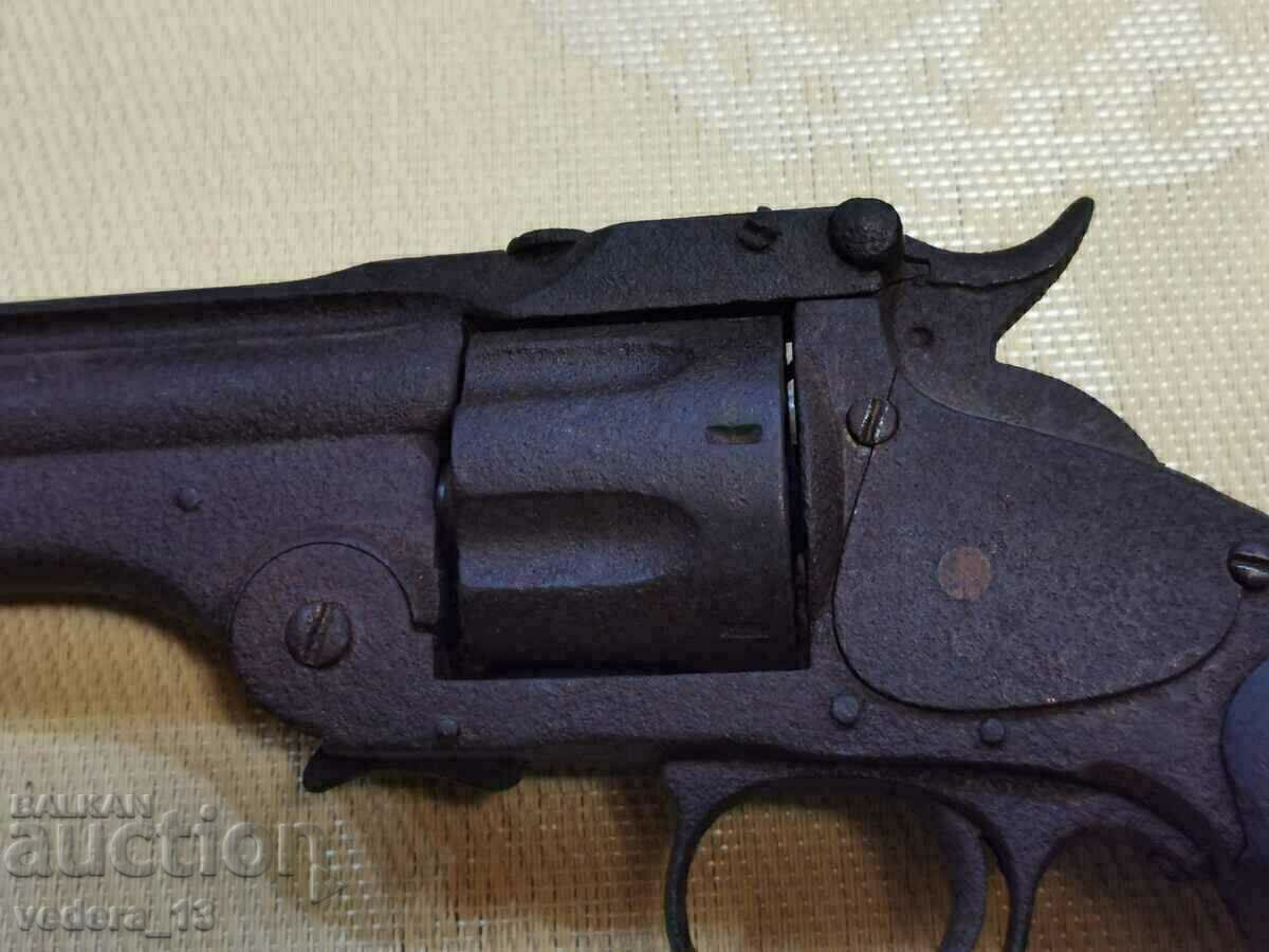 Револвер Smith&Wesson с цена 1750.00 лв. | € 894.76 Револвер Smith&Wesson с цена 1750.00 лв. | € 894.76