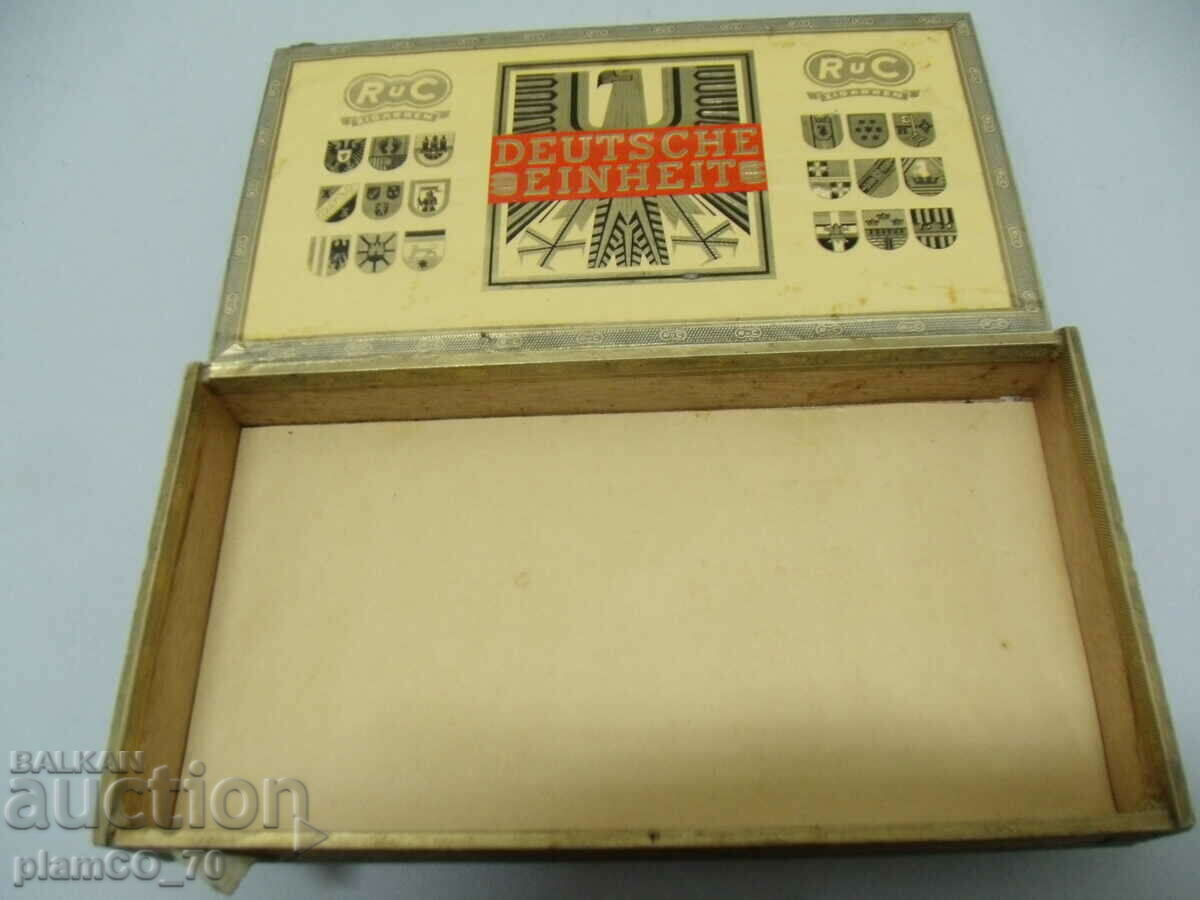 Delivery of No.*6752 old wooden box - size 25 / 13 / 3.5 cm Delivery of No.*6752 old wooden box - size 25 / 13 / 3.5 cm