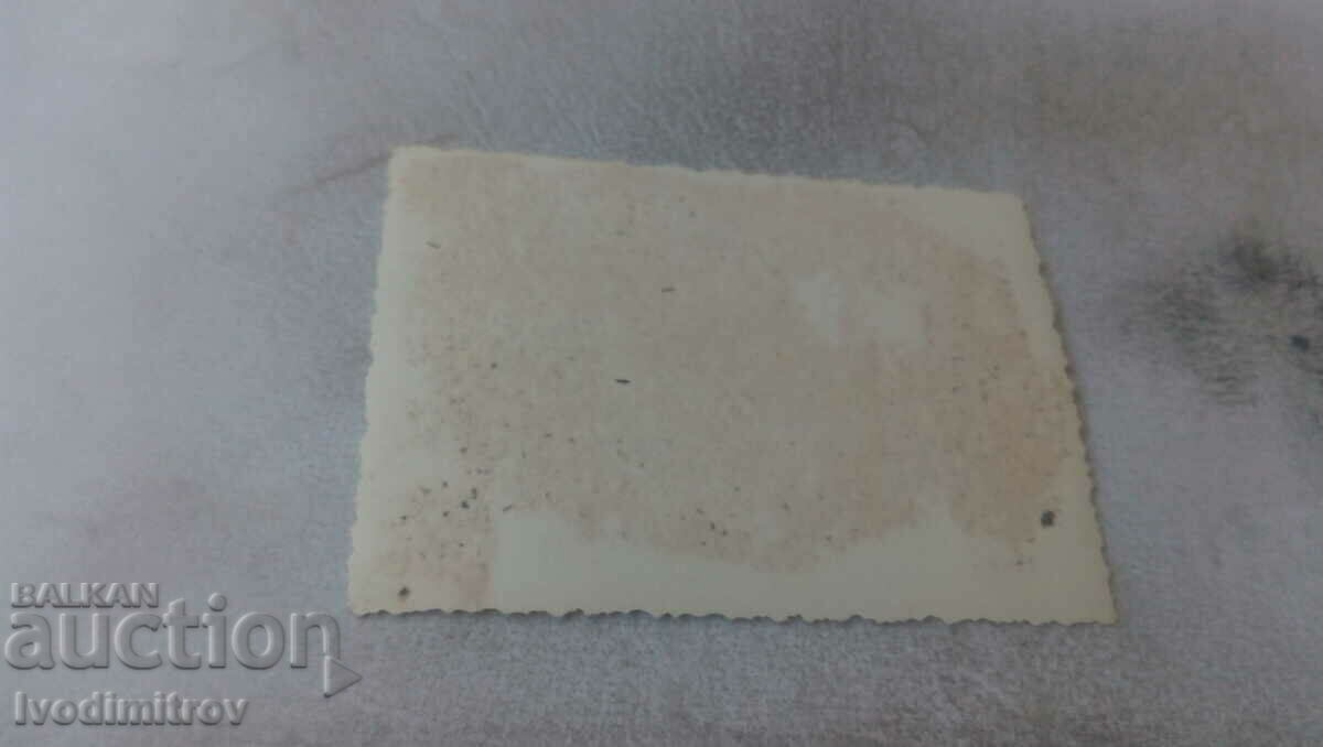 Φωτογραφία Δύο νεαρές γυναίκες στην παραλία με τιμή 1.65 BGN | € 0.84