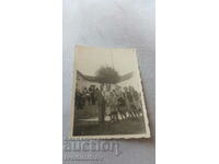 Снимка Кюстендилъ Мъж жени и деца пред Читалище Осогово 1941