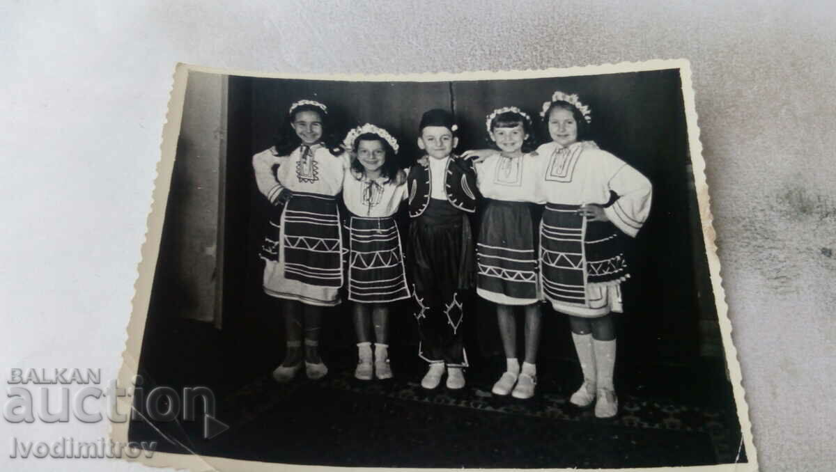 Photo Children in folk costumes