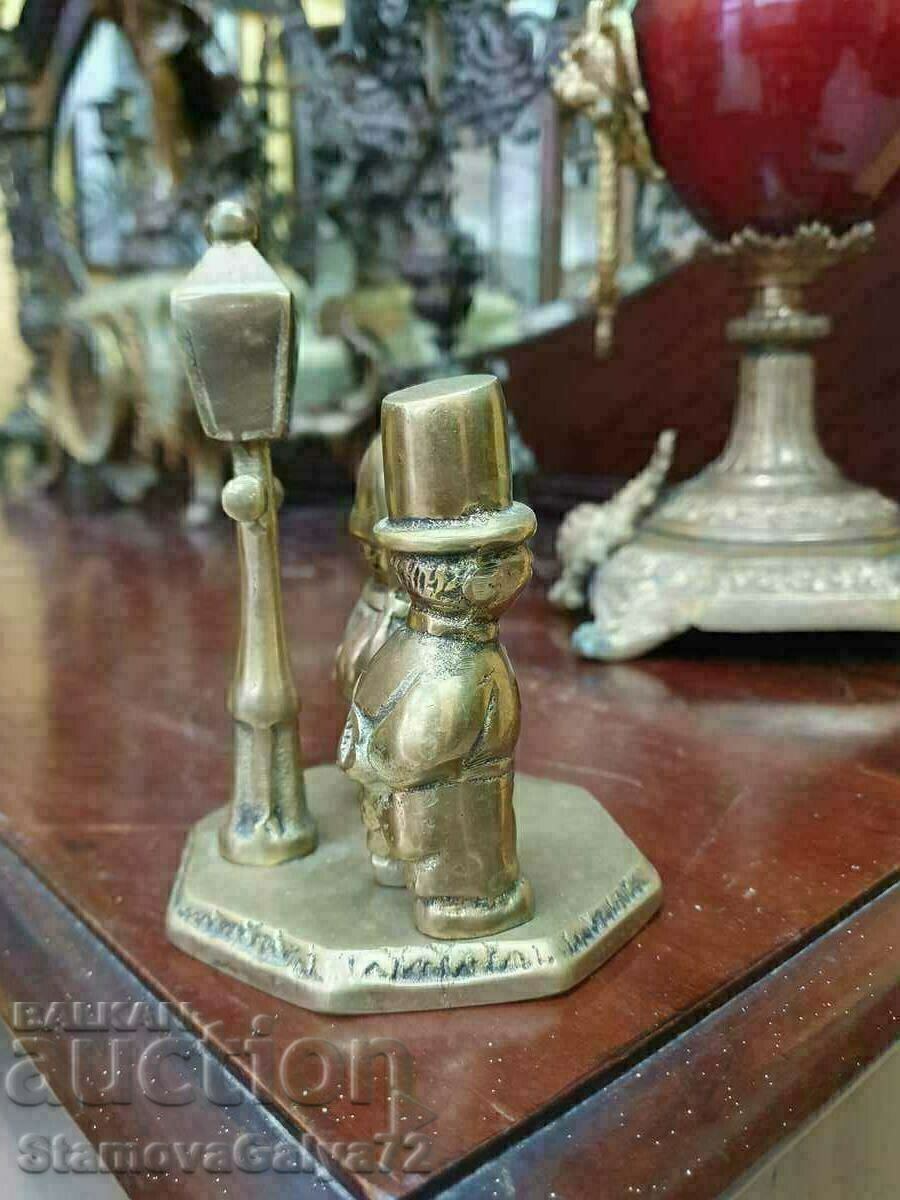 Delivery of Antique English Bronze Figure Statuette Massive Delivery of Antique English Bronze Figure Statuette Massive