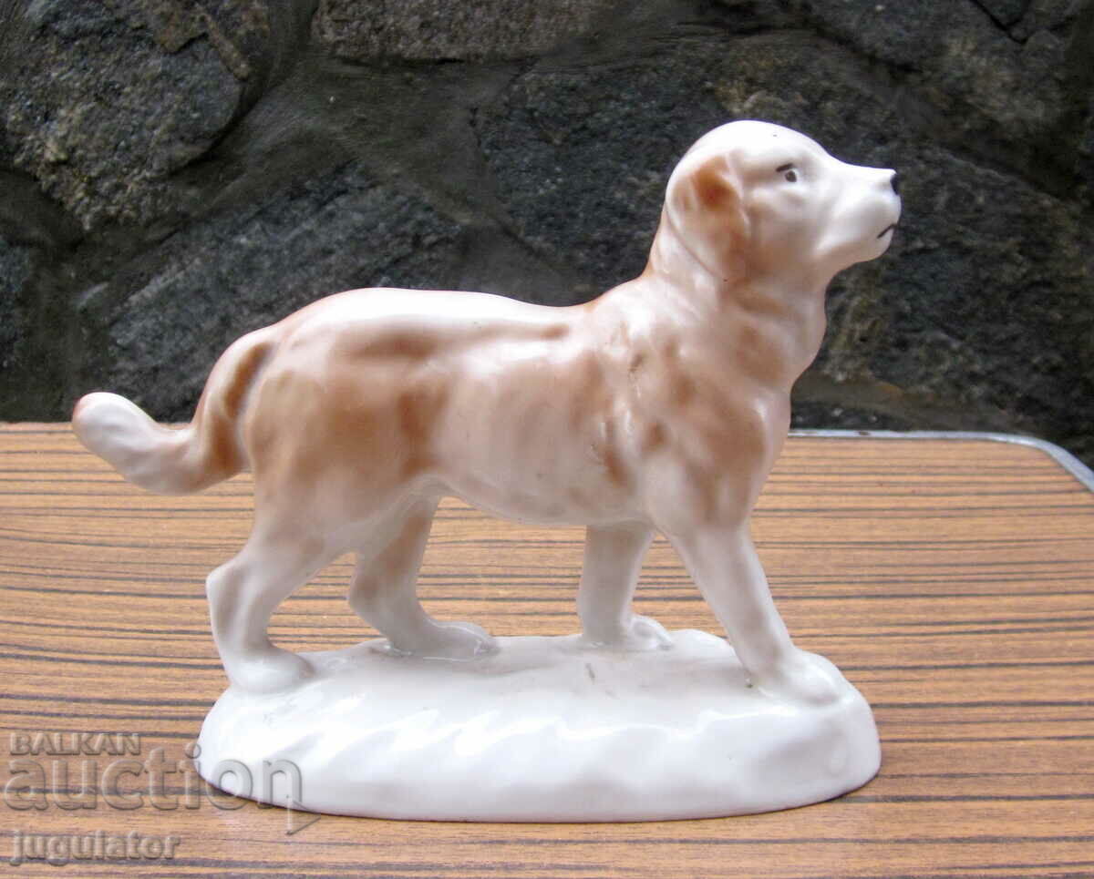 παλιό βουλγαρικό πορσελάνινο αγαλματίδιο σκύλου Λαμπραντόρ