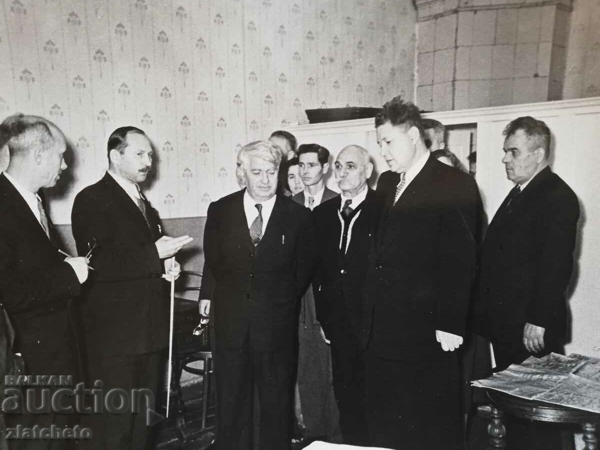 Old photo Soc - Bulgarian delegates in the USSR Moscow with price 6.00 BGN | € 3.07 Old photo Soc - Bulgarian delegates in the USSR Moscow with price 6.00 BGN | € 3.07