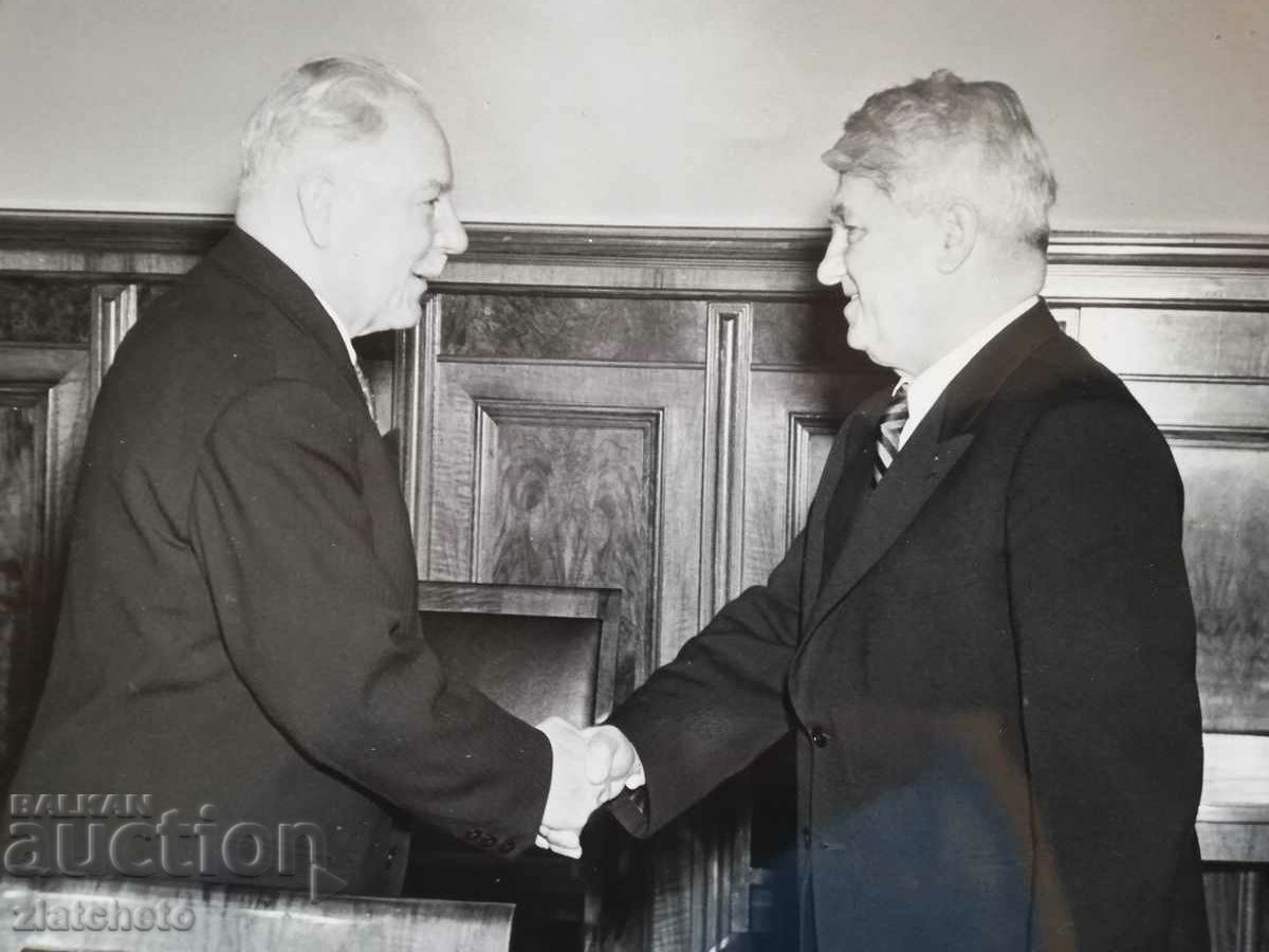 Old photo Soc - Bulgarian delegates in the USSR Moscow with price 6.00 BGN | € 3.07 Old photo Soc - Bulgarian delegates in the USSR Moscow with price 6.00 BGN | € 3.07