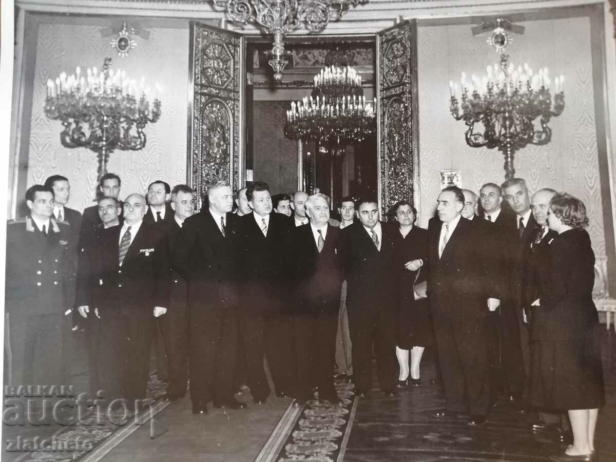 Old photo Soc - Bulgarian delegates in the USSR Moscow with price 6.00 BGN | € 3.07 Old photo Soc - Bulgarian delegates in the USSR Moscow with price 6.00 BGN | € 3.07