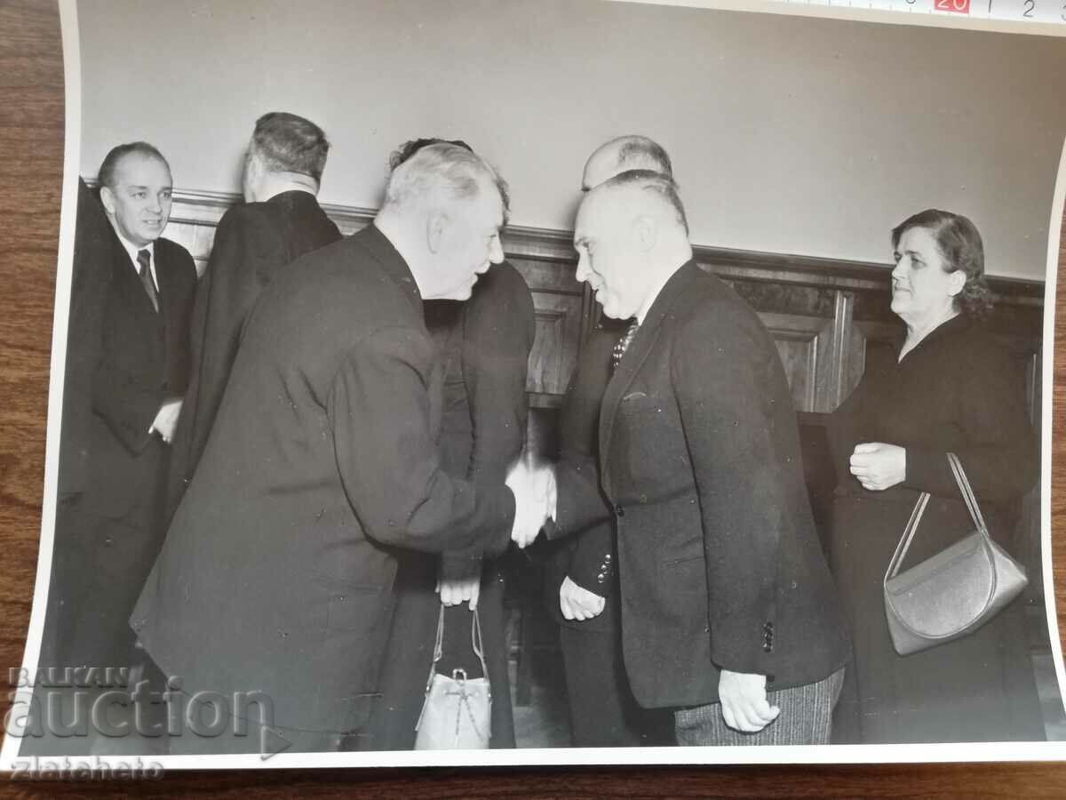 Old photo Soc - Bulgarian delegates in the USSR Moscow with price 6.00 BGN | € 3.07 Old photo Soc - Bulgarian delegates in the USSR Moscow with price 6.00 BGN | € 3.07