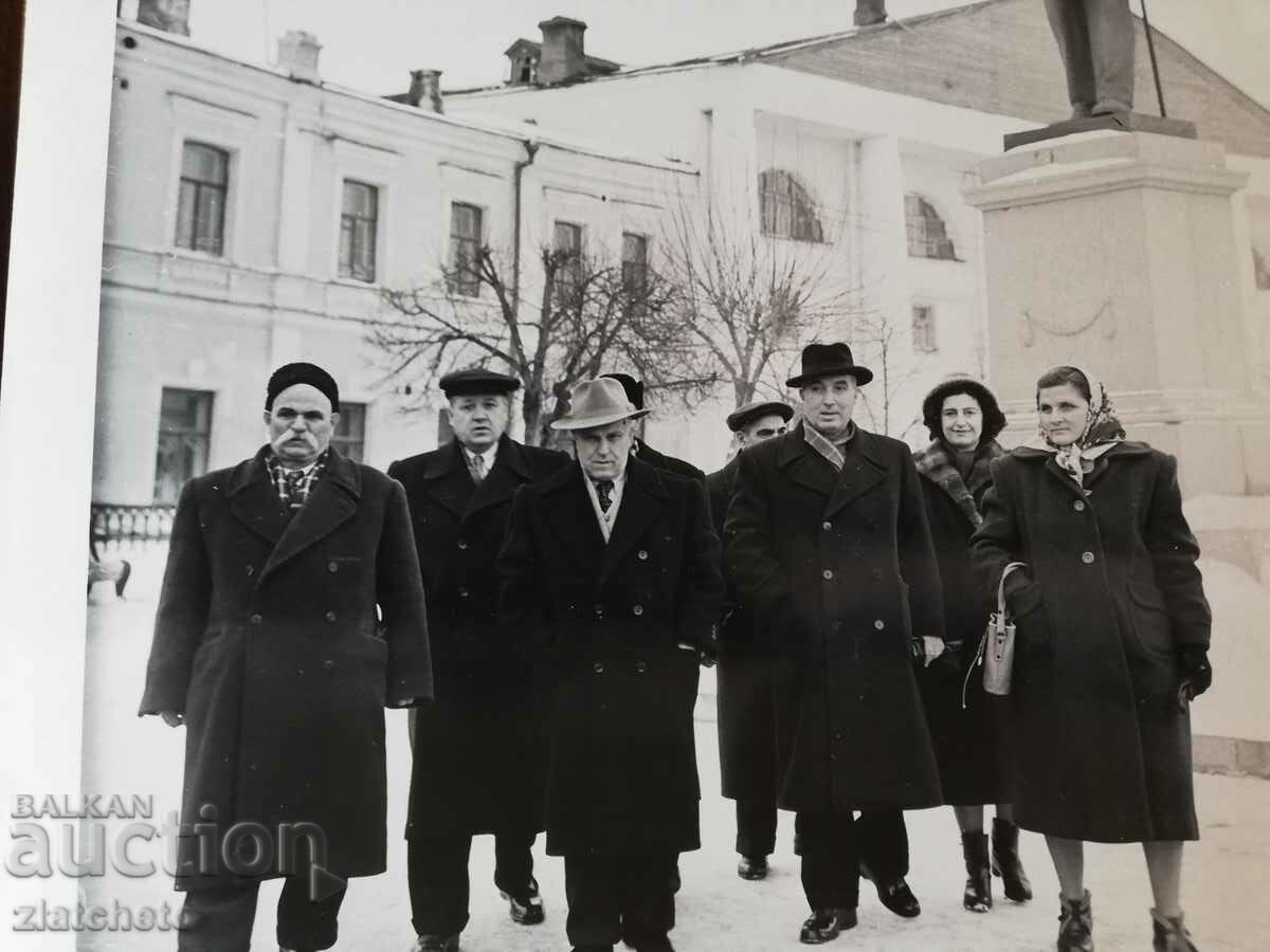 Παλιά φωτογραφία Soc - Βούλγαροι εκπρόσωποι στην ΕΣΣΔ Μόσχα με τιμή 6.00 BGN | € 3.07 Παλιά φωτογραφία Soc - Βούλγαροι εκπρόσωποι στην ΕΣΣΔ Μόσχα με τιμή 6.00 BGN | € 3.07