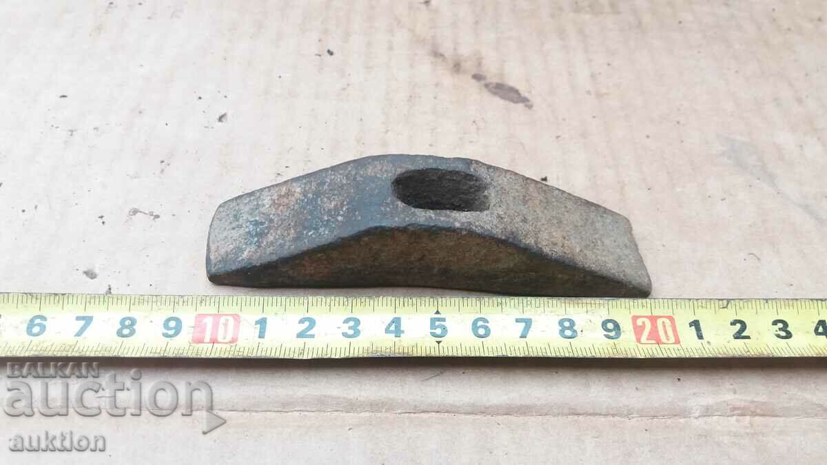 Auction FORGED RENAISSANCE HAMMER, HAIR CUTTING TOOL Auction FORGED RENAISSANCE HAMMER, HAIR CUTTING TOOL