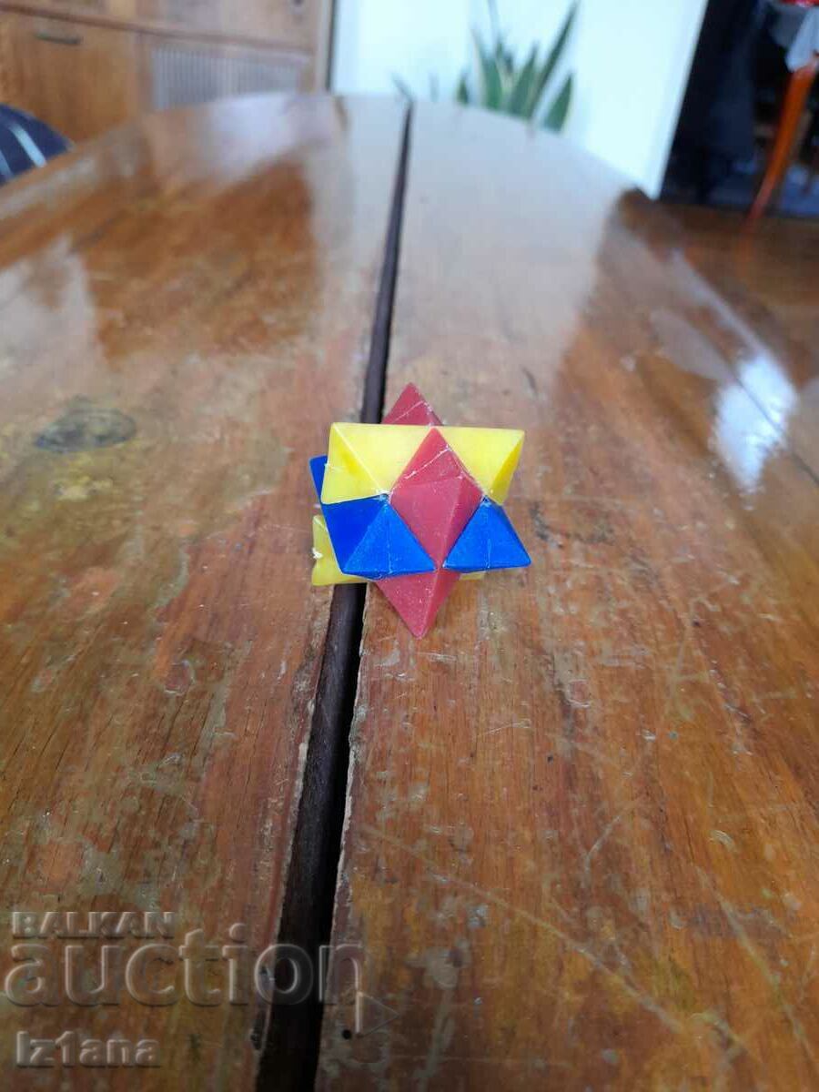 Ένα παλιό παιδικό παιχνίδι με τιμή 20.00 BGN | € 10.23 Ένα παλιό παιδικό παιχνίδι με τιμή 20.00 BGN | € 10.23