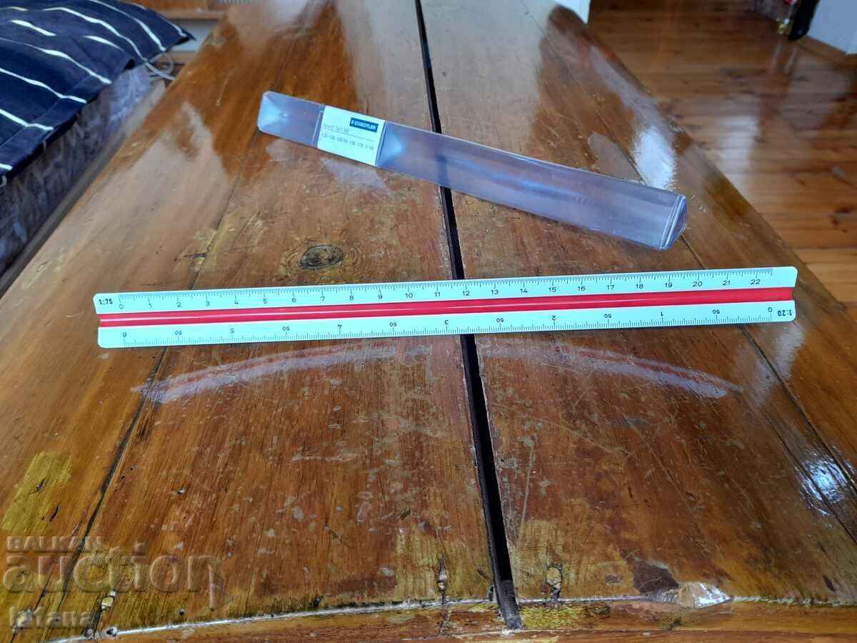 Auction Old scale line Auction Old scale line