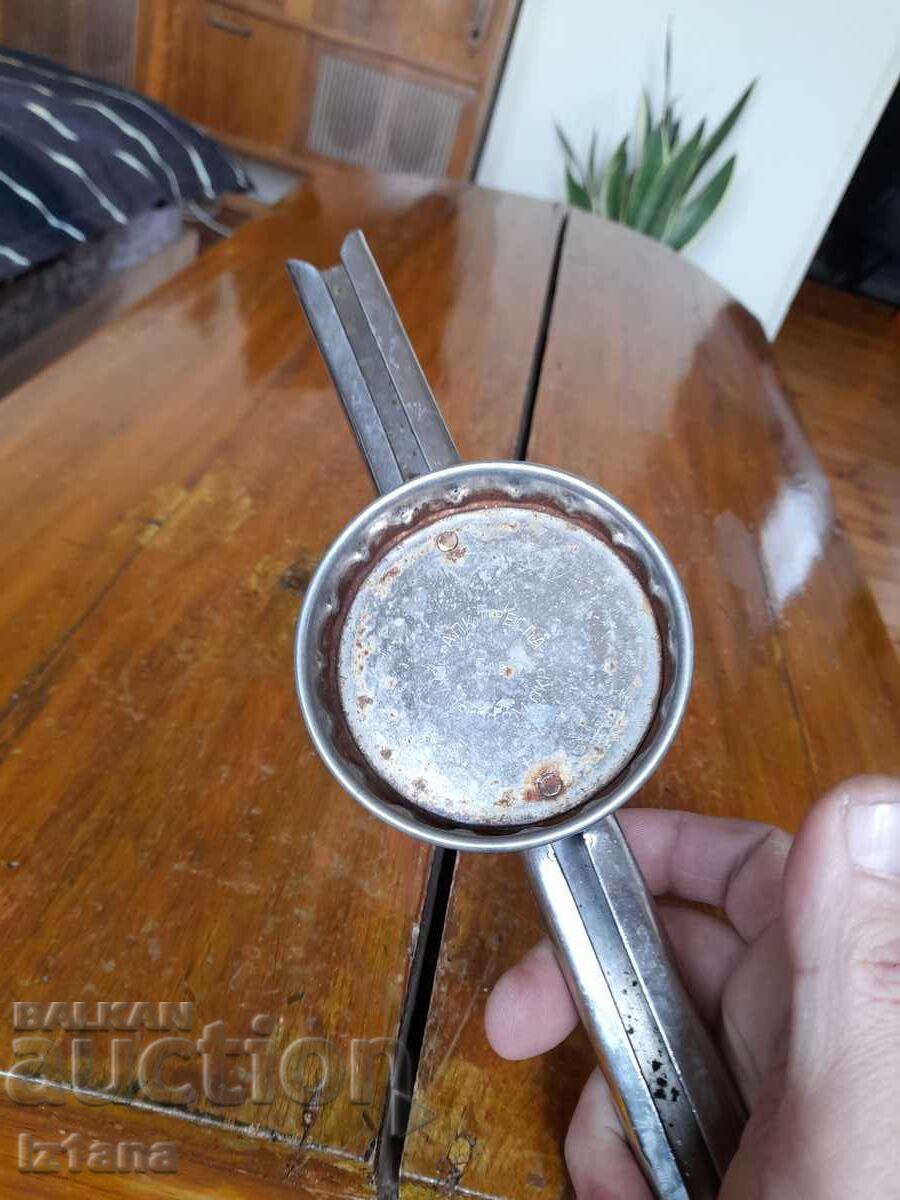 Delivery of Old jar stopper Delivery of Old jar stopper