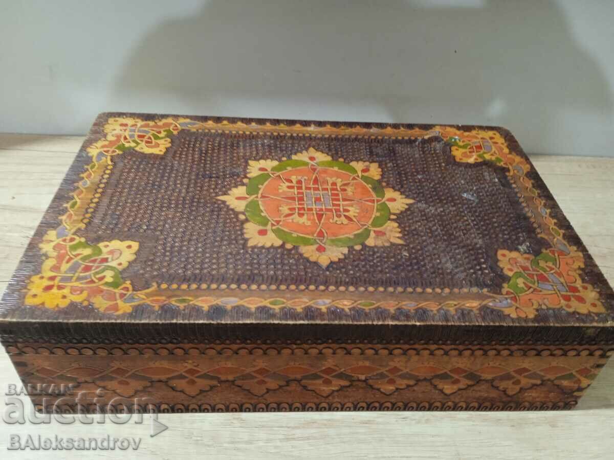 Old large pyrographed box - 5 Old large pyrographed box - 5
