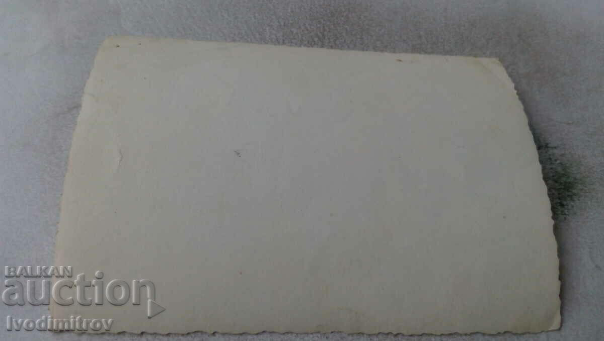 Photo Two young girls with price 1.25 BGN | € 0.64 Photo Two young girls with price 1.25 BGN | € 0.64