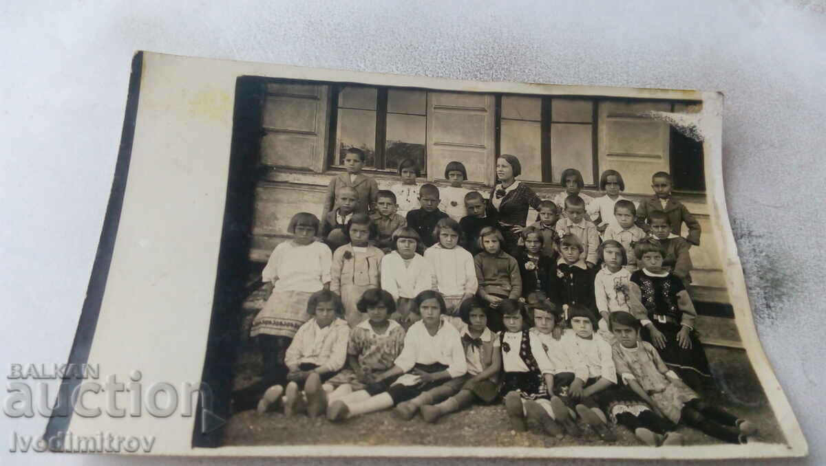 Fotografie Bregovo Studenți cu profesorul lor 1933
