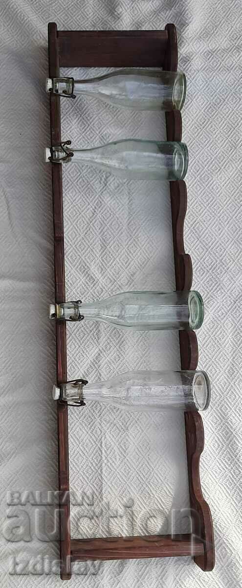 Ξύλινη σχάρα κρασιού. Ξύλινη σχάρα κρασιού.