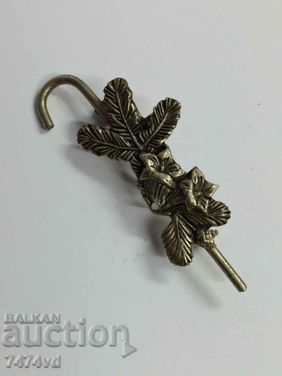 Delivery of Antique brooch Delivery of Antique brooch