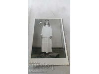 Fotografie Kazanlak Fată tânără într-o rochie albă 1975