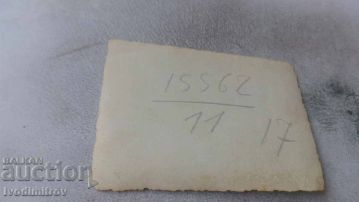 Φωτογραφία Σοφία Δύο νέοι σε μια βόλτα με τιμή 2.45 BGN | € 1.25 Φωτογραφία Σοφία Δύο νέοι σε μια βόλτα με τιμή 2.45 BGN | € 1.25