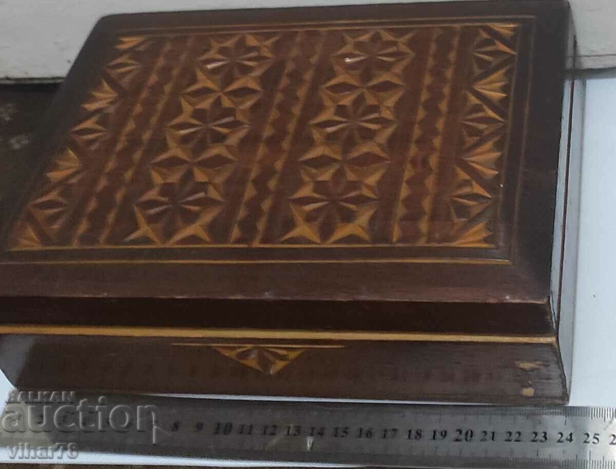 Παλιό ξύλινο κουτί με τιμή 69.99 BGN | € 35.79