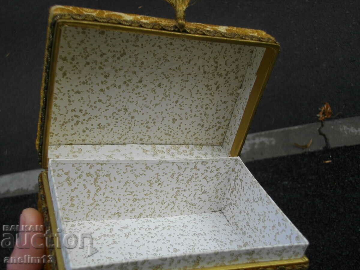OLD JEWELRY BOX WITH WINDSHIELD - 6
