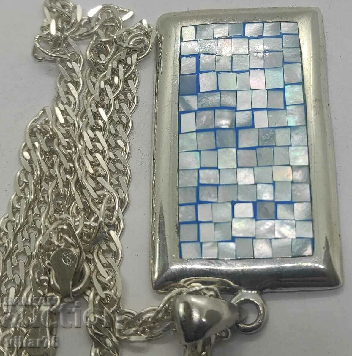 Auction Silver pendant-1975 Auction Silver pendant-1975