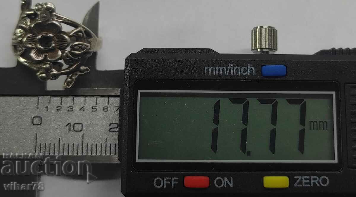 VERY BEAUTIFUL SILVER RING - 5