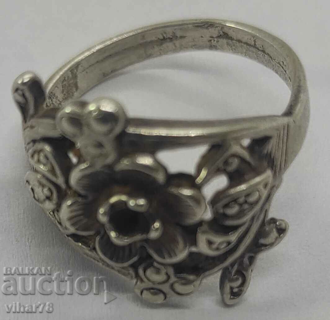 VERY BEAUTIFUL SILVER RING - 7