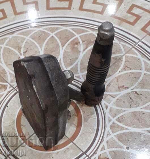 Electric Retro IRON with price 50.00 BGN | € 25.56 Electric Retro IRON with price 50.00 BGN | € 25.56