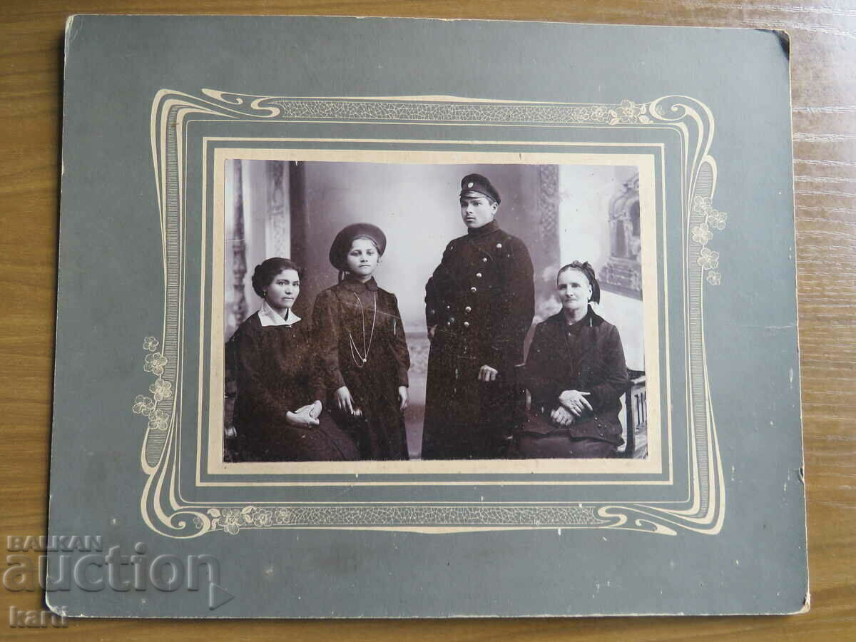 СТАРА ФОТОГРАФИЯ - КАРТОН - ГОЛЯМА с цена € 17.99 | 35.19 лв.