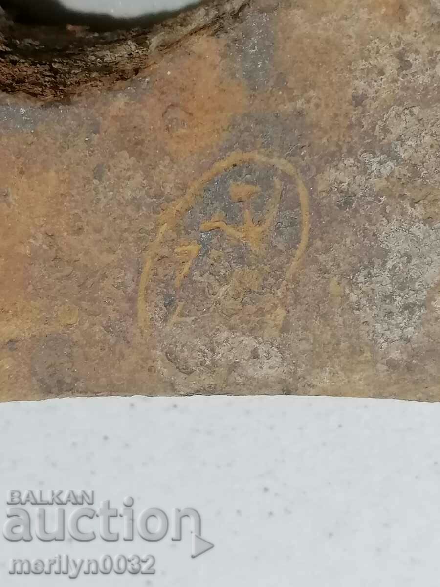 Delivery of An old ax shaft tool wrought iron Delivery of An old ax shaft tool wrought iron