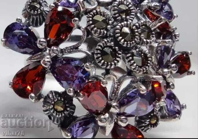 Сребърен  Пръстен с цирконий с цена € 139.99 | 273.80 лв.