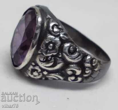 Auction Old Silver Ring with Amethyst Auction Old Silver Ring with Amethyst