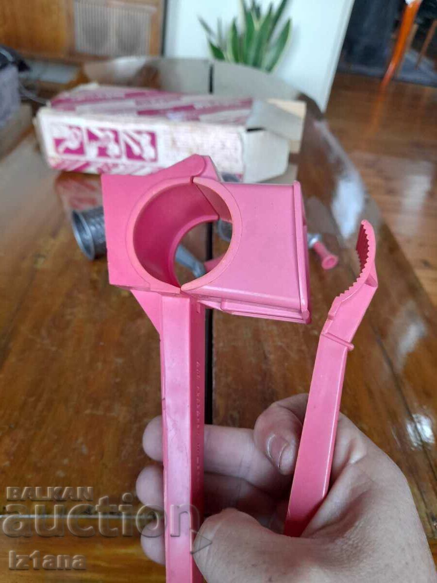 Auction Old mill, walnut mill Auction Old mill, walnut mill