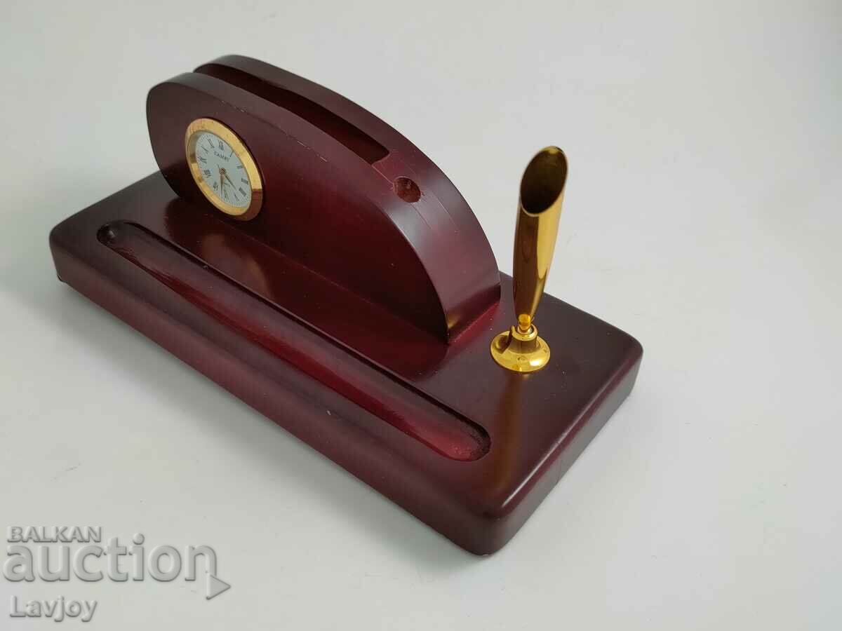 Retro style desk, clock with price 20.00 BGN | € 10.23 Retro style desk, clock with price 20.00 BGN | € 10.23
