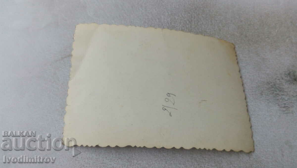 Φωτογραφία Άνδρες στις σκάλες με τιμή 0.85 BGN | € 0.43 Φωτογραφία Άνδρες στις σκάλες με τιμή 0.85 BGN | € 0.43