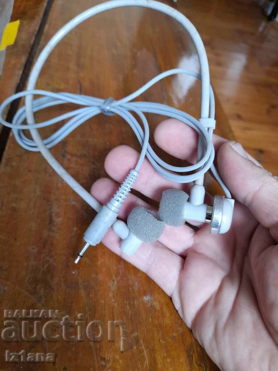 Delivery of Old headphones Delivery of Old headphones