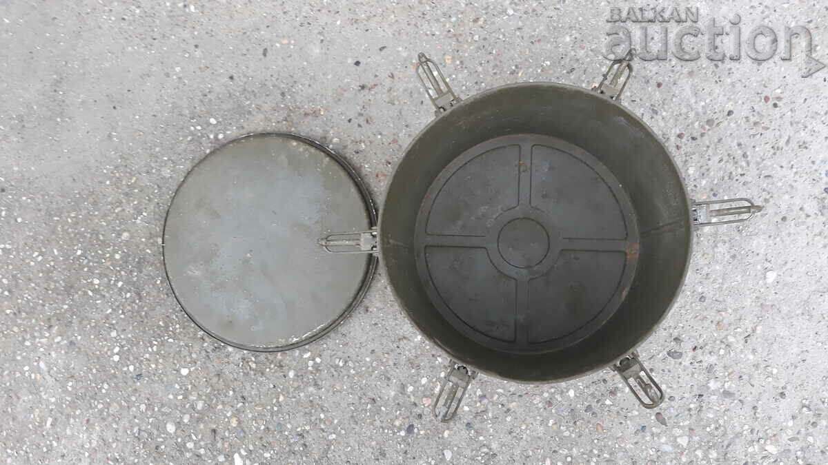 старинна метална кутия сандъче стоманен контейнер - 5 старинна метална кутия сандъче стоманен контейнер - 5