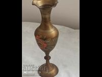 Frumoasa vaza din bronz