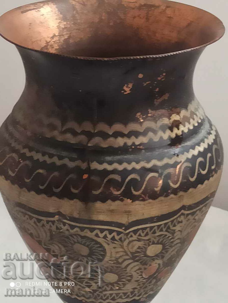 Παράδοση Όμορφο αγγείο χαλκού Παράδοση Όμορφο αγγείο χαλκού