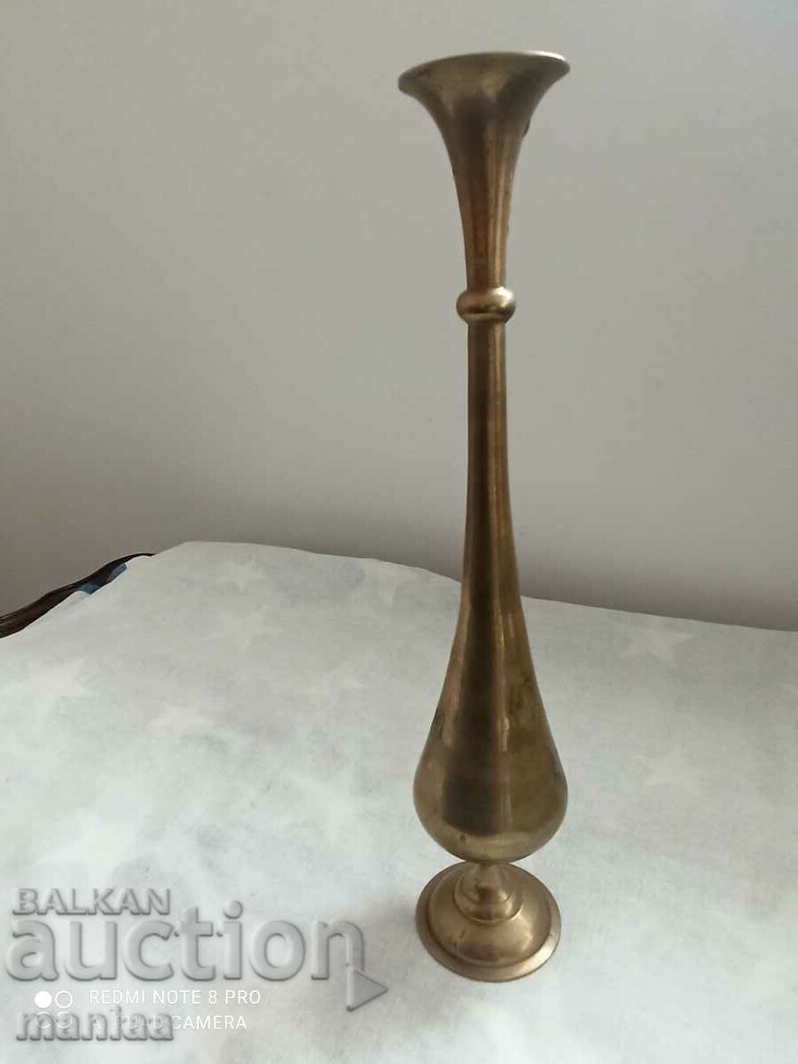 Antique bronze vase with price 39.00 BGN | € 19.94 Antique bronze vase with price 39.00 BGN | € 19.94