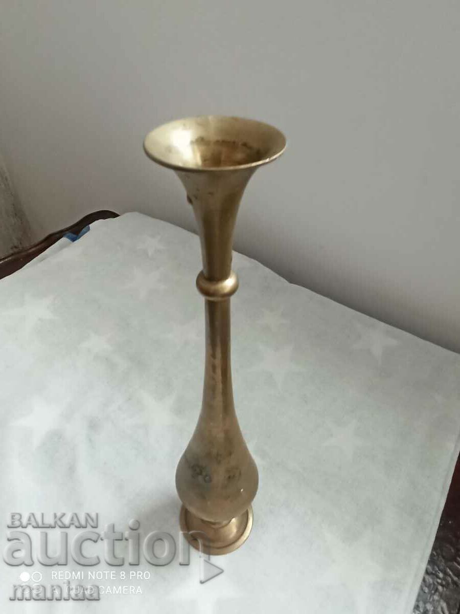 Delivery of Antique bronze vase Delivery of Antique bronze vase